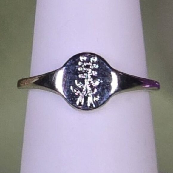 Vintage-Inspired Oval Ring With Engraved Lavender Design Size 6.25 (NWOT) - Picture 2 of 6